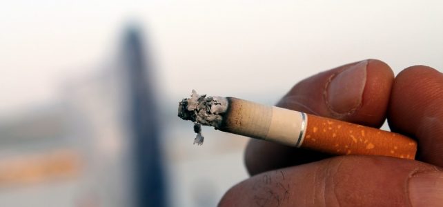 Nemhogy nem teszi biztonságosabbá a cigarettát, de növelheti is a tüdőrák kockázatát a füstszűrő