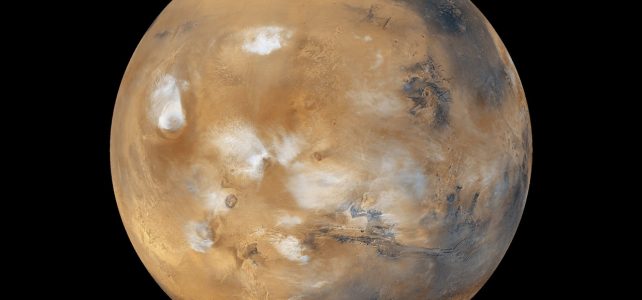 Néhány centiméter mélyen víz lehet a Marson